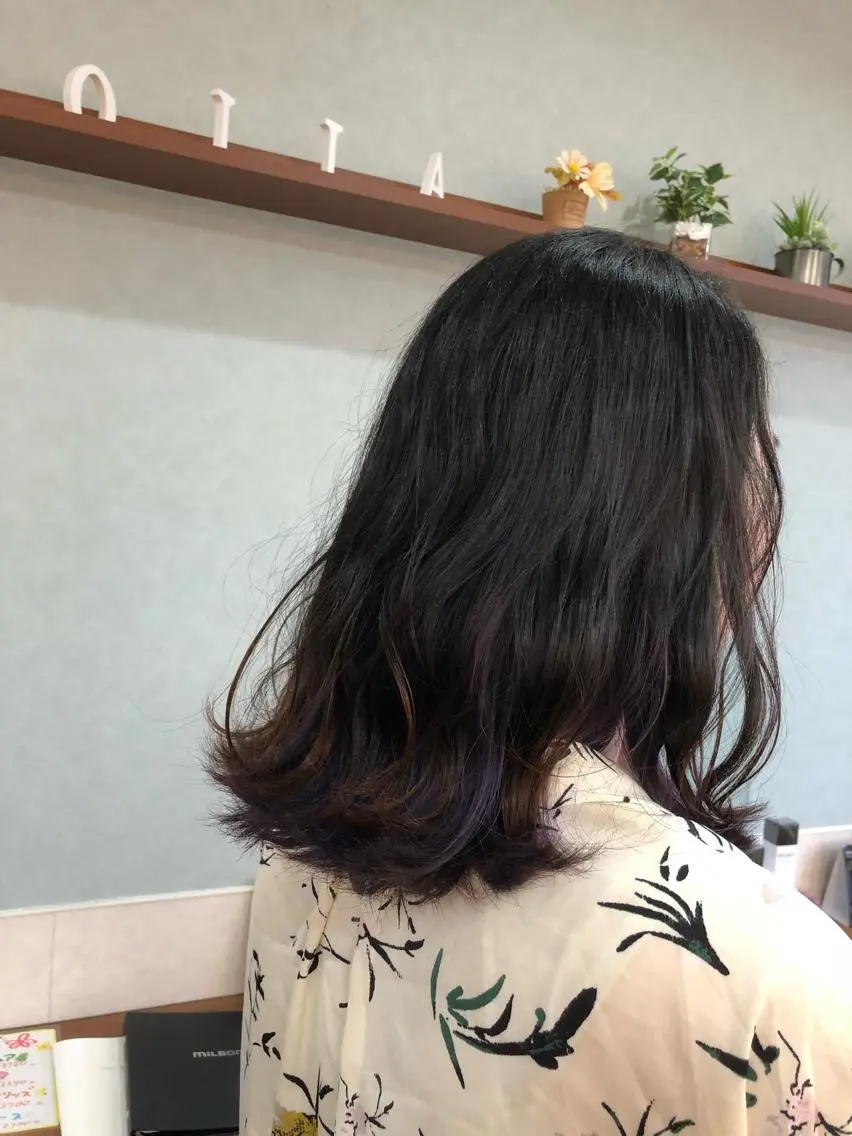 ミディアム カラー アッシュ ブリーチ ブラウンカラー インナーカラー ラベンダーカラー 大野 まゆのヘアスタイル