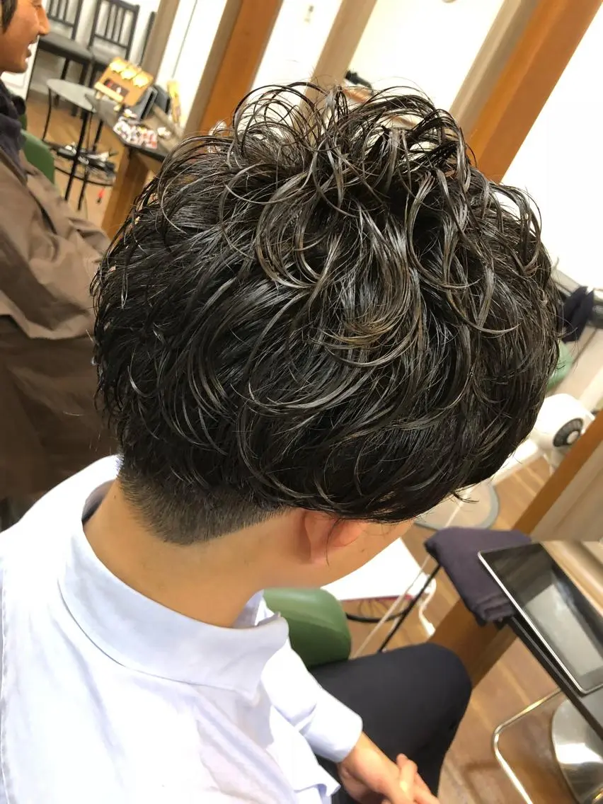 パーマ メンズ SHIORI💜口コ ミNo.1艶カラーのヘアスタイル
