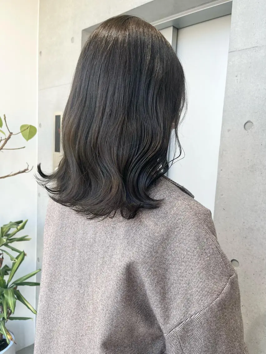 ミディアム カラー パーマ カット ヘアカラー トリートメント 透明感/オリーブ/ グレージュ/YUKAのヘアスタイル