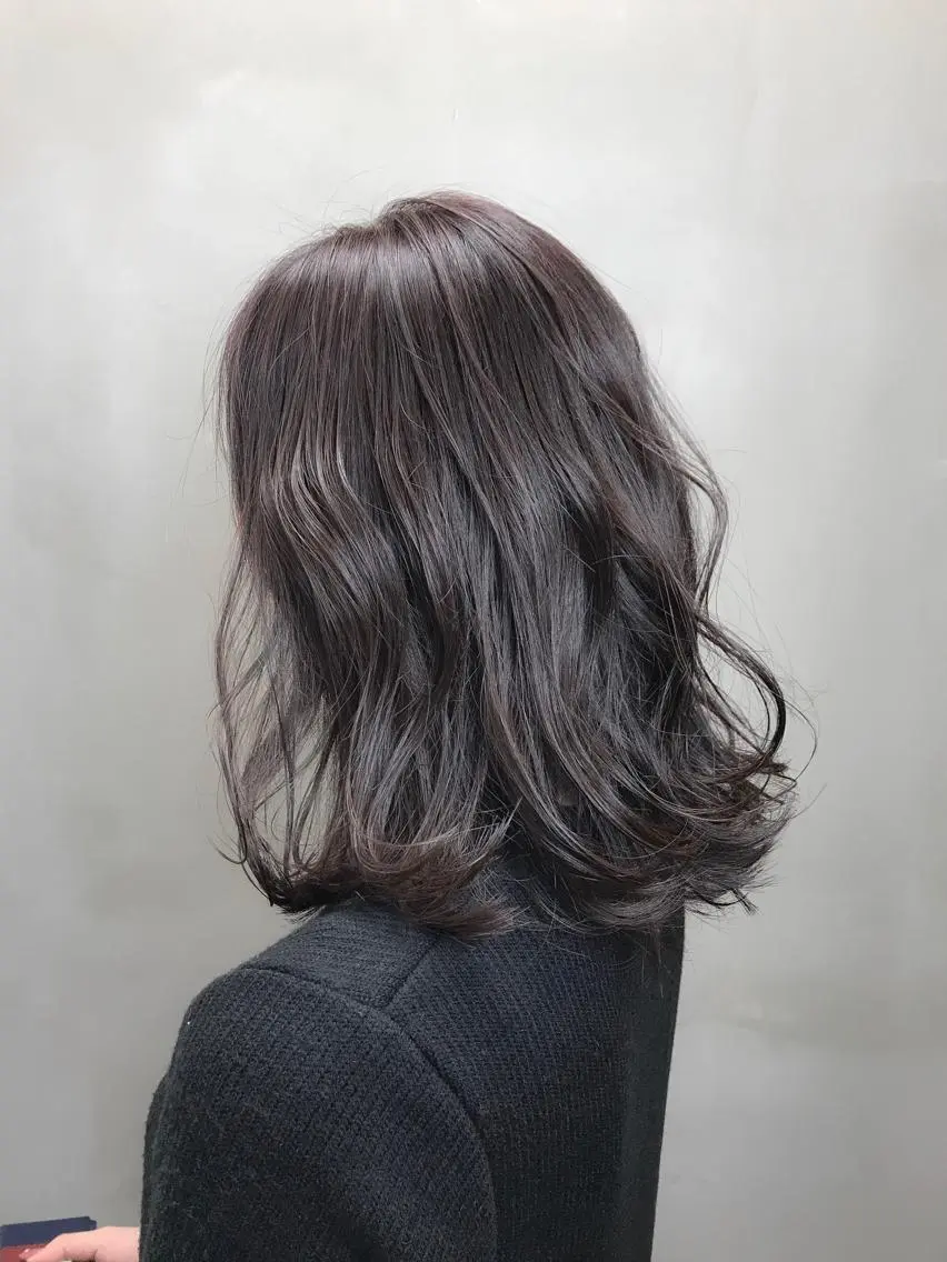 ミディアム カラー ラベンダーカラー ラベンダーグレー 【透明感、艶髪】西村 有司のヘアスタイル