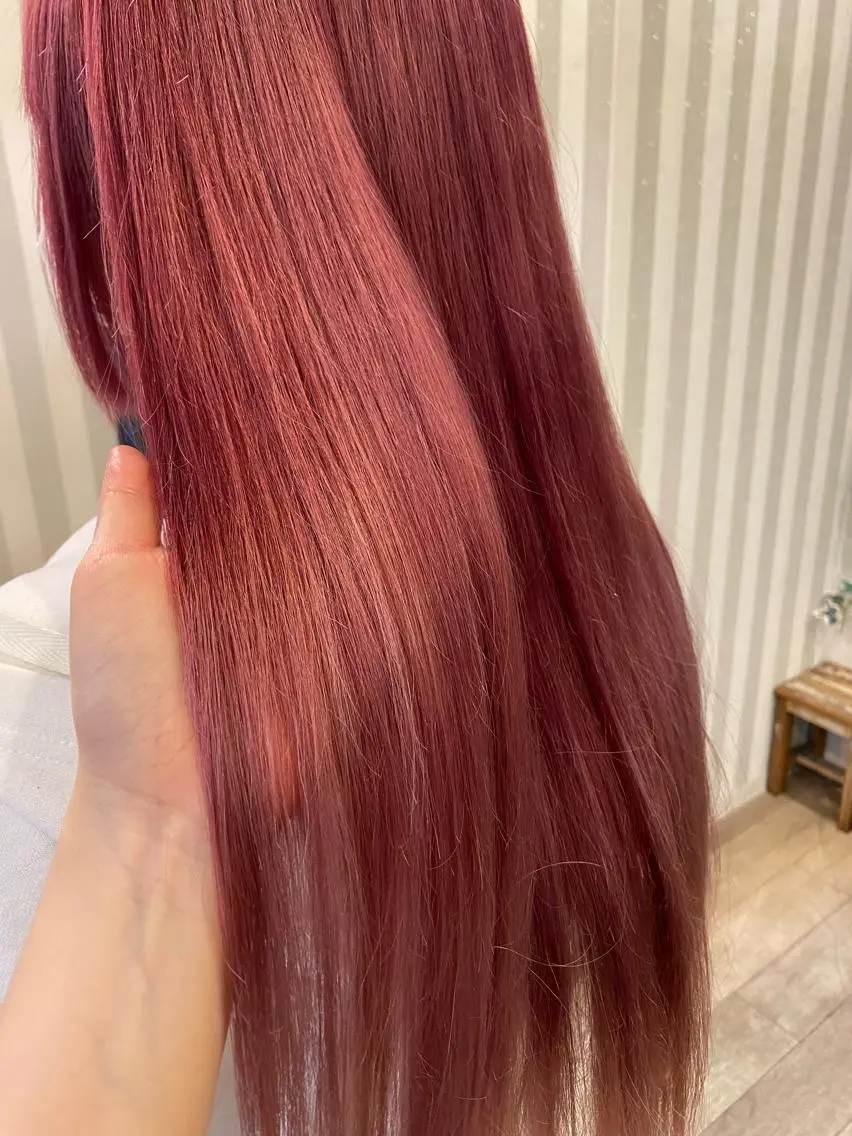ロング カラー ブリーチ ピンクカラー 佐藤 優衣のヘアスタイル