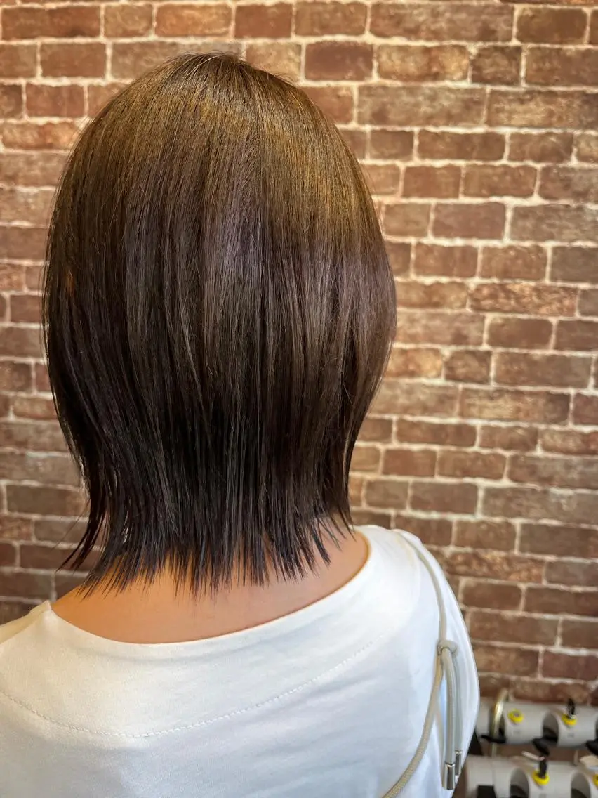 ミディアム カラー パーマ ヘアアレンジ メンズ キッズ ネイル マツエク・マツパ アイブロウ ミディアムパーマ メンズハイライト メンズパーマ ブラウンカラー ケアカラー 久木原 ゆりのヘアスタイル