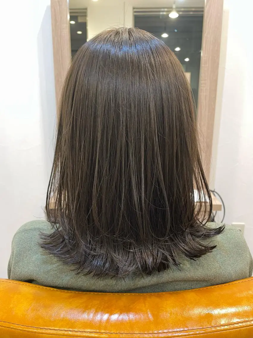 ミディアム レイヤーカット ローレイヤー ミディアムヘア🌼 さきのヘアスタイル