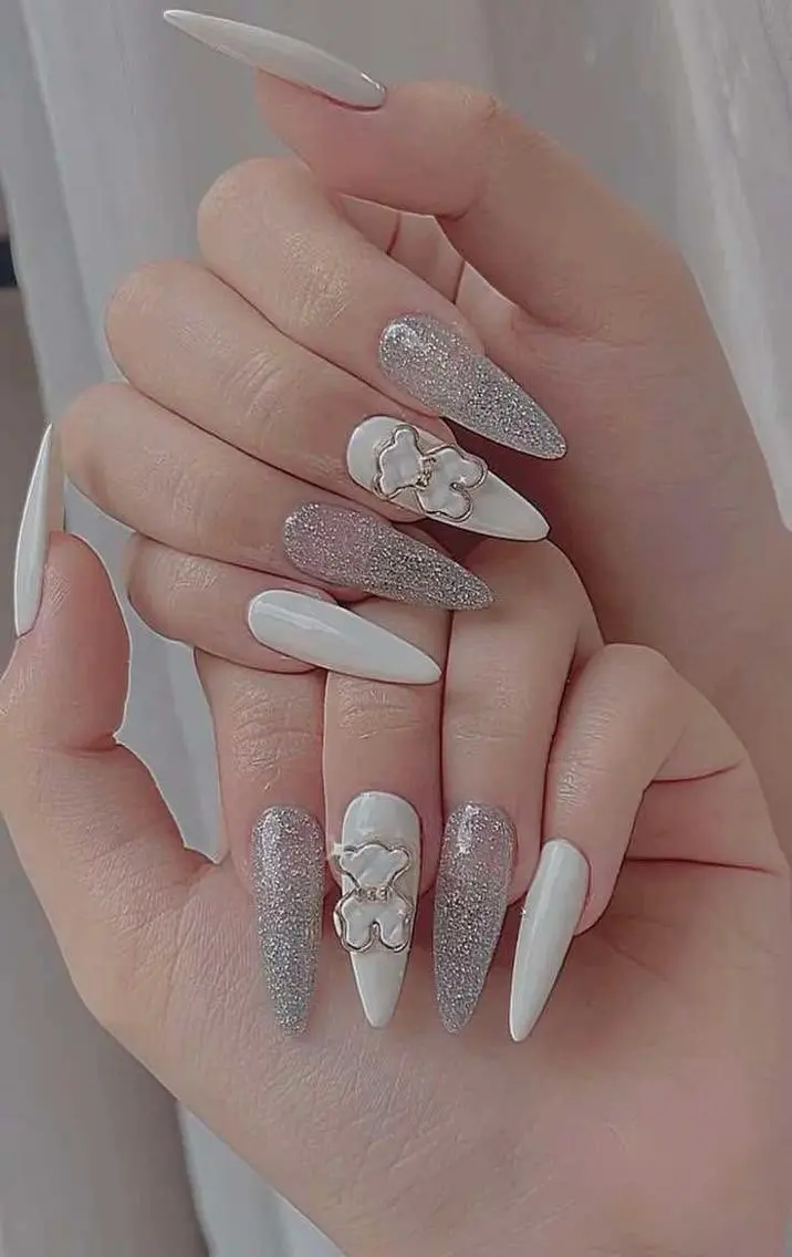 ロング カラー ベージュカラー グラデーションカラー ピンクカラー 韓国風ヘア ハンドネイル Bling Salonのネイルデザイン