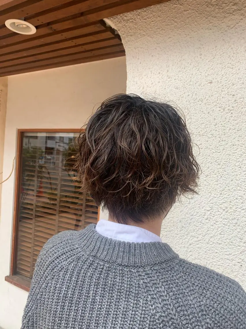 ショート カラー パーマ メンズ putri 川邉 優花のヘアスタイル
