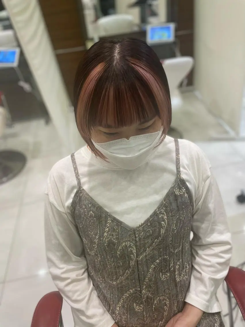 ショート カラー ミストバング  フェイスフレーミング ピンクカラー ヘアカラー 佐々木 麻純のヘアスタイル