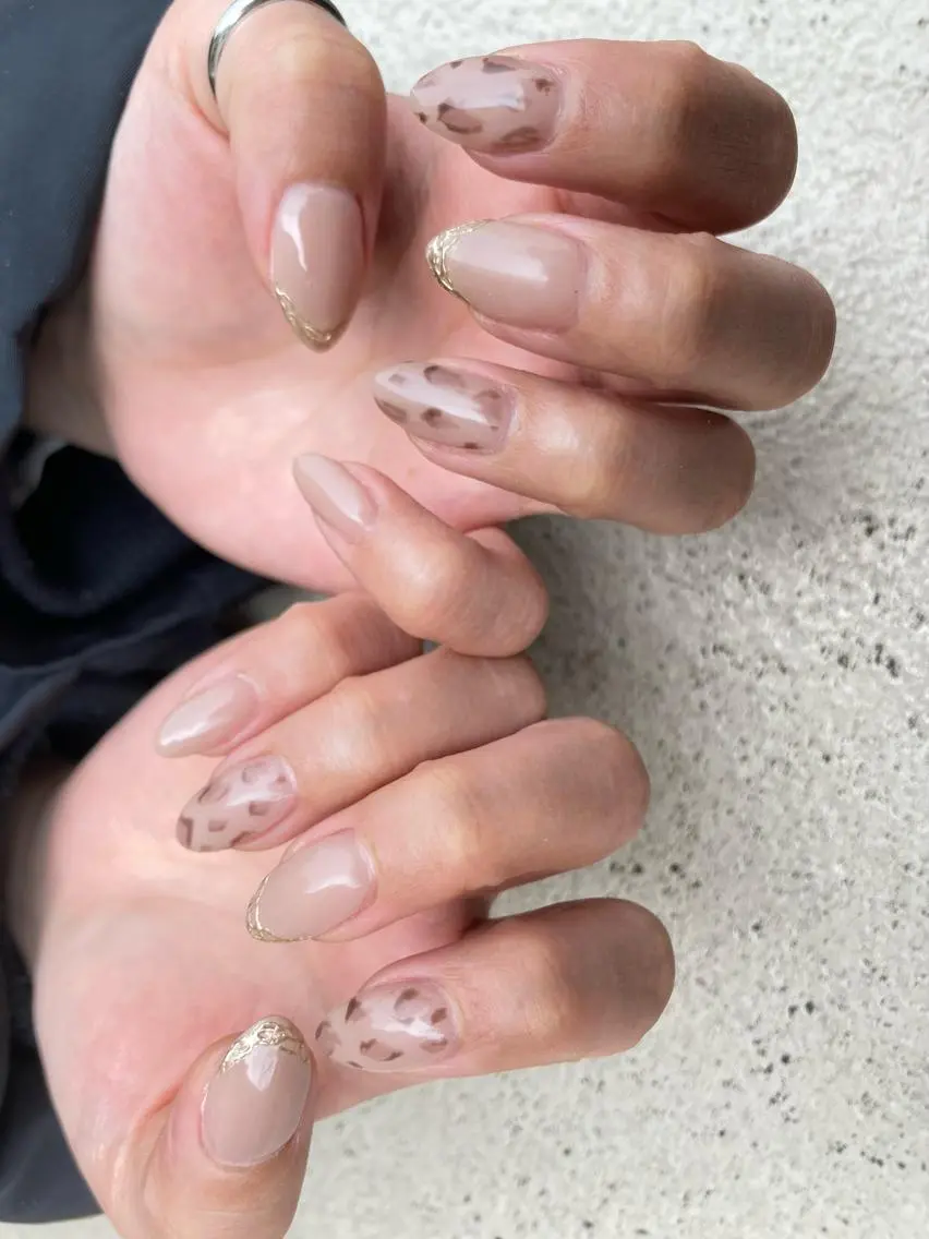 ミディアム ネイル ハンドネイル フットネイル ✴︎ Delightのネイルデザイン