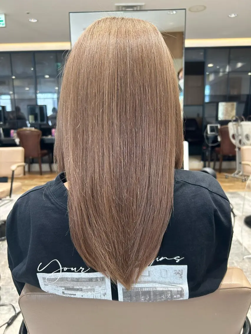 セミロング カラー パーマ バレイヤージュ ブリーチ ケアブリーチ ダブルカラー ハイライトカラー カット ヘアカラー 縮毛矯正 トリートメント 銀座✨レイヤーカット 顔まわり/坂本亜裟海のヘアスタイル