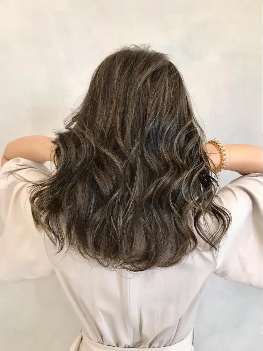 セミロング カラー ブリーチ&髪質改善 TAIGAのヘアスタイル
