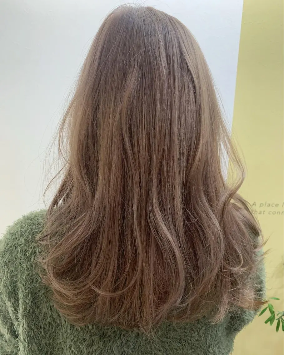 ロング カラー ベージュカラー ブリーチ カット ヘアカラー トリートメント hubhair レイヤー/透明感のヘアスタイル