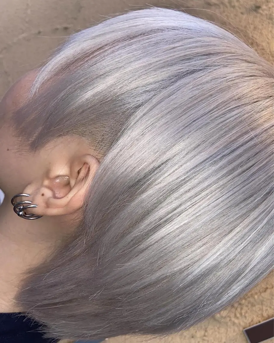 ショート レイヤーカット🖤 SAYAのヘアスタイル