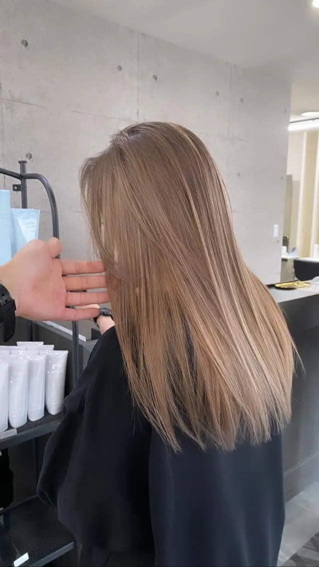 セミロング カラー パーマ ヘアアレンジ アッシュ バレイヤージュ ブリーチ ブロンド ブラウンカラー shota/ブリーチ ハイトーン/レイヤーのヘアスタイル