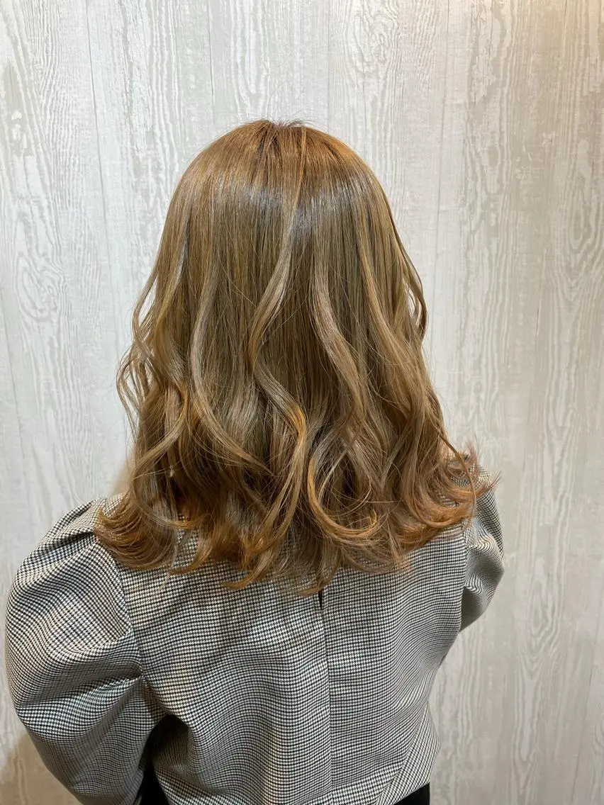 ミディアム カラー ベージュカラー ブリーチ TELA HAIR 守谷のヘアスタイル