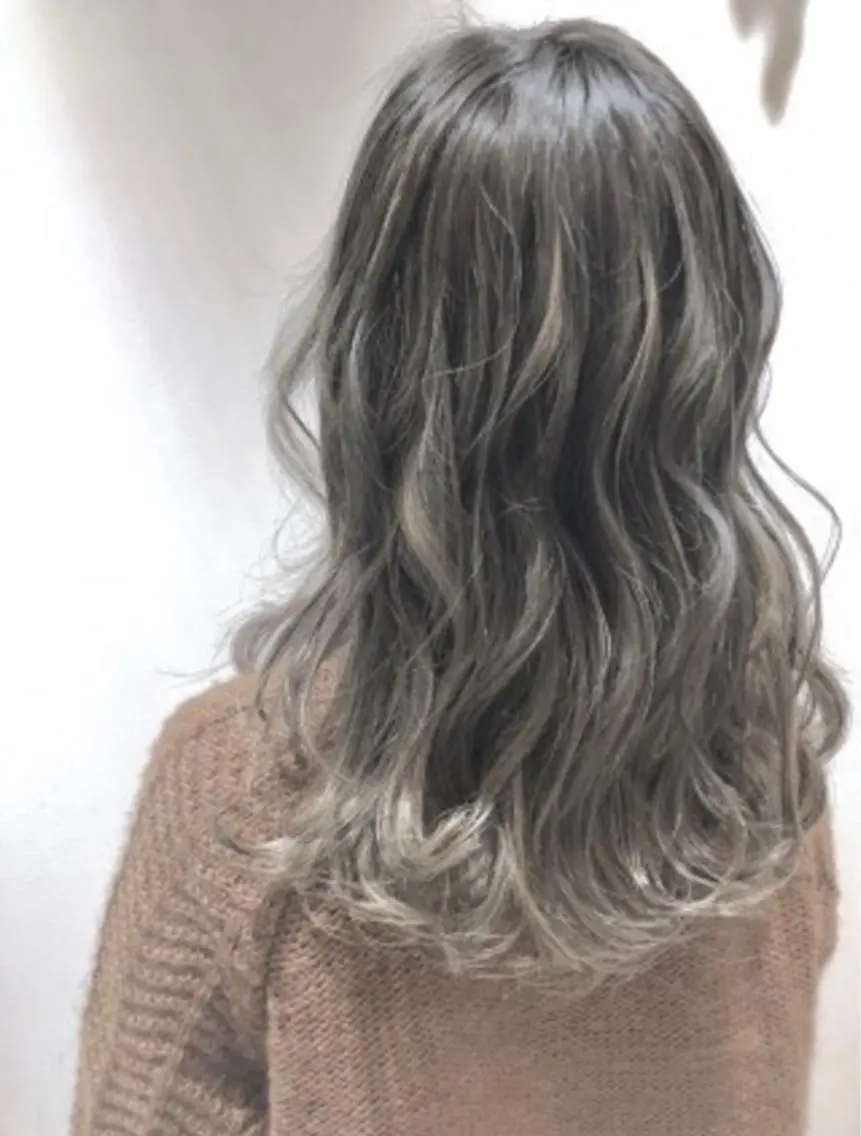 ロング ハイライト 福元友梨 ディレクター✂️のヘアスタイル