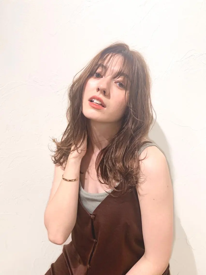 セミロング カラー 透明感カラー アメリラブヘアー 土屋　洋平のヘアスタイル