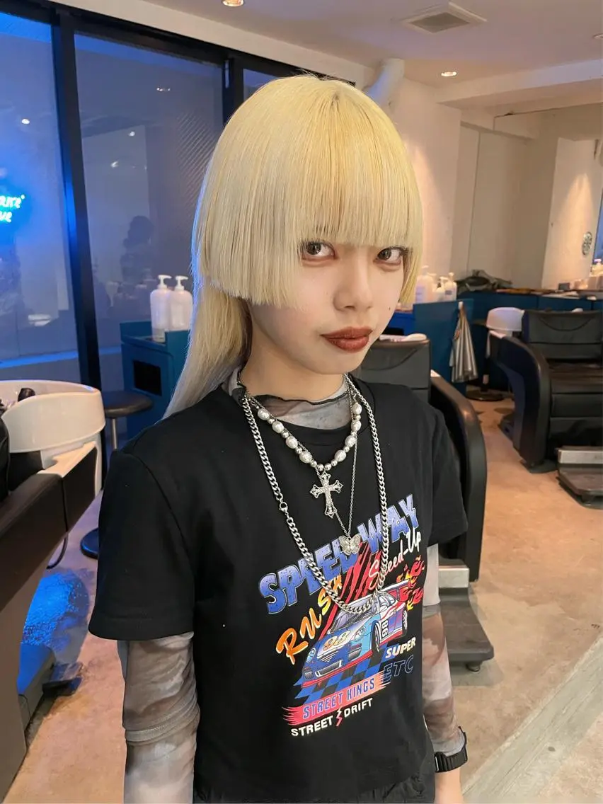 セミロング カラー セミロングパーマ バレイヤージュ ブリーチ ケアブリーチ デザインカラー スパイラルパーマ 🌐hina⭐️のヘアスタイル