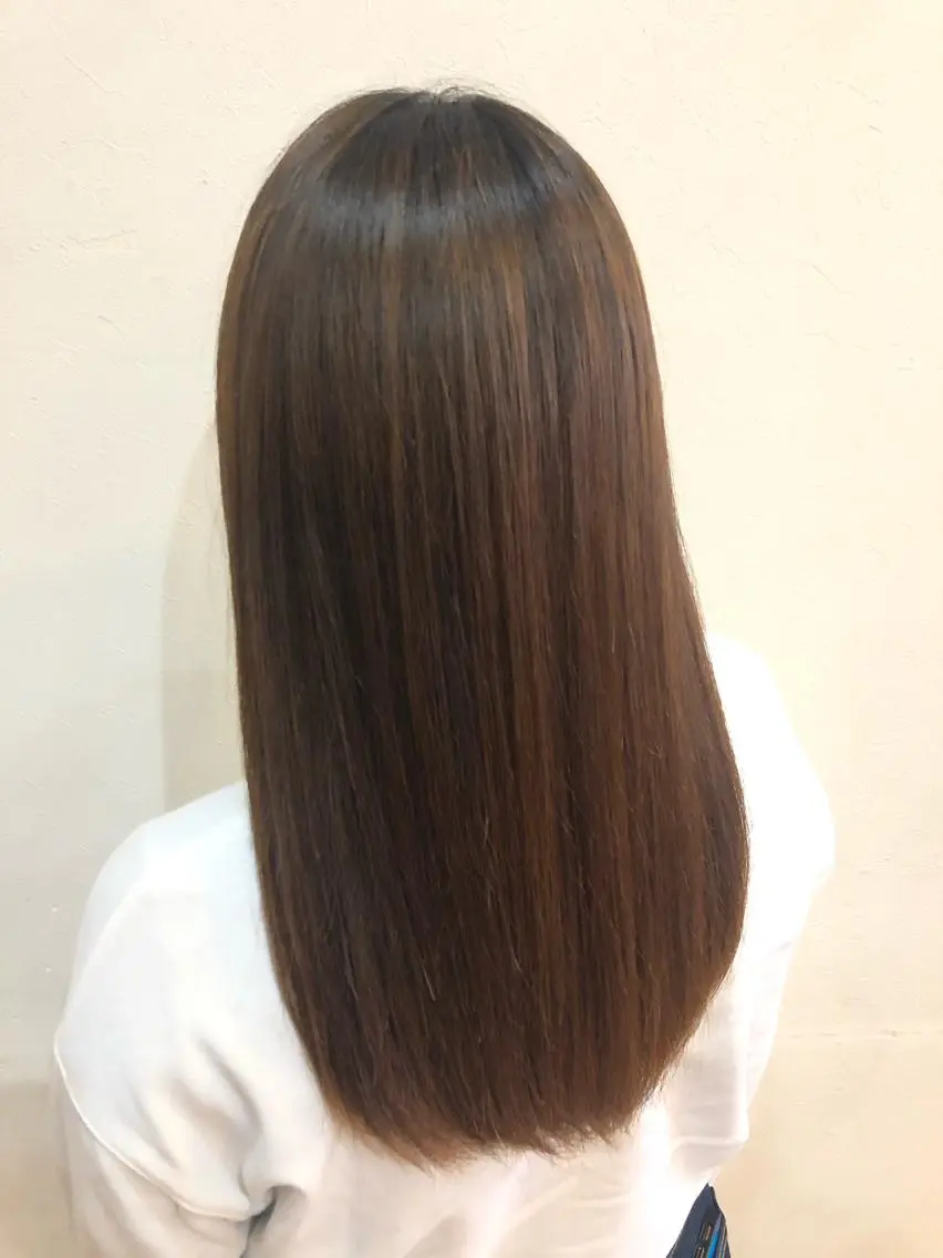セミロング 縮毛矯正 Freez オオヤブ カホのヘアスタイル