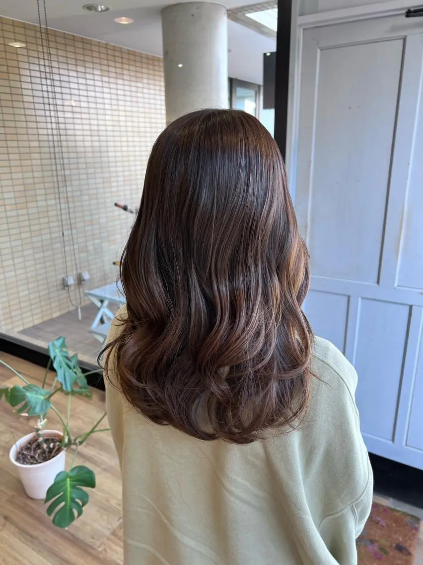 ロング カラー グレージュ ヘアカラー トリートメント ツキダテ ユイのヘアスタイル