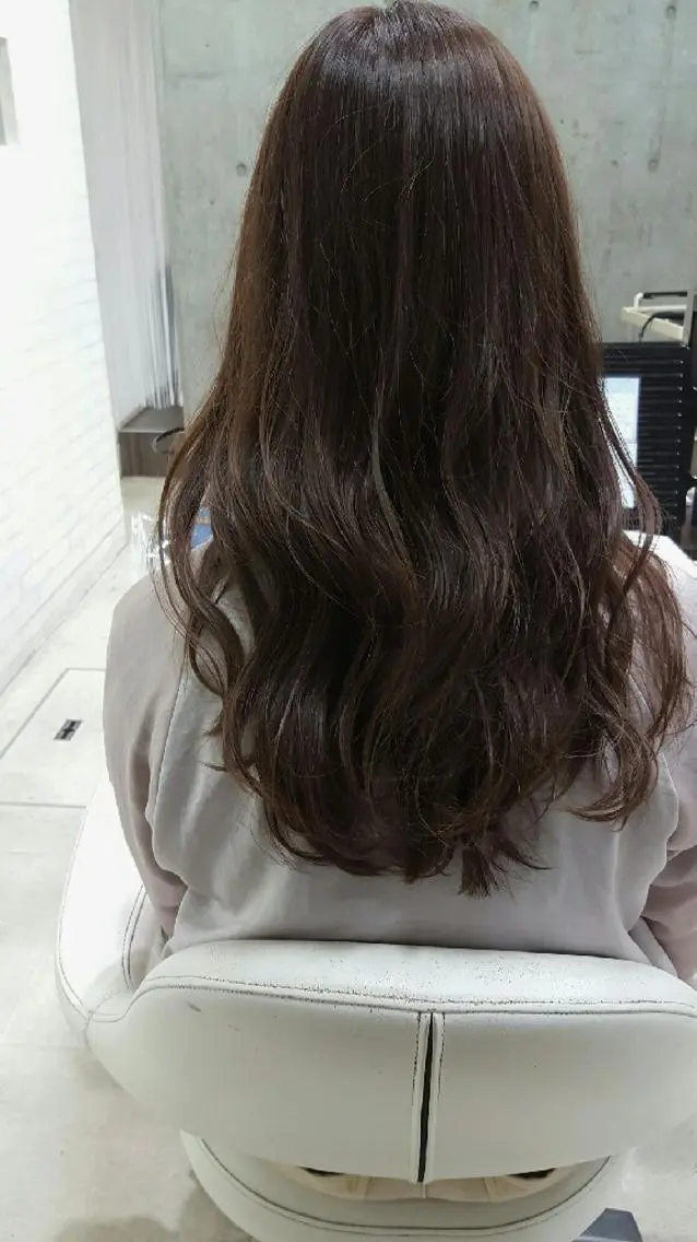 ロング アッシュ 髪質改善×レイヤー 高嶋のヘアスタイル