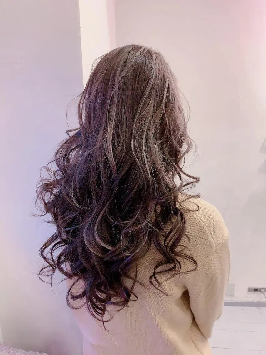 ロング カラー グレージュ ハイライトカラー ハイライト ヘアカラー トリートメント 💎JADE GRACE💎のヘアスタイル