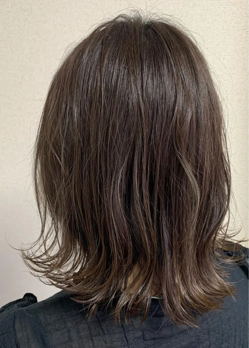ミディアム アッシュ アッシュブラウン 髪質改善お任せ ください♪ひとみのヘアスタイル