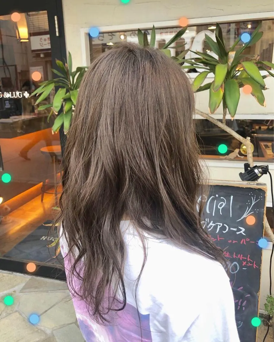 ロング カラー アッシュ グレージュ イルミナカラー 高橋胡桃🪽 ディレクターのヘアスタイル