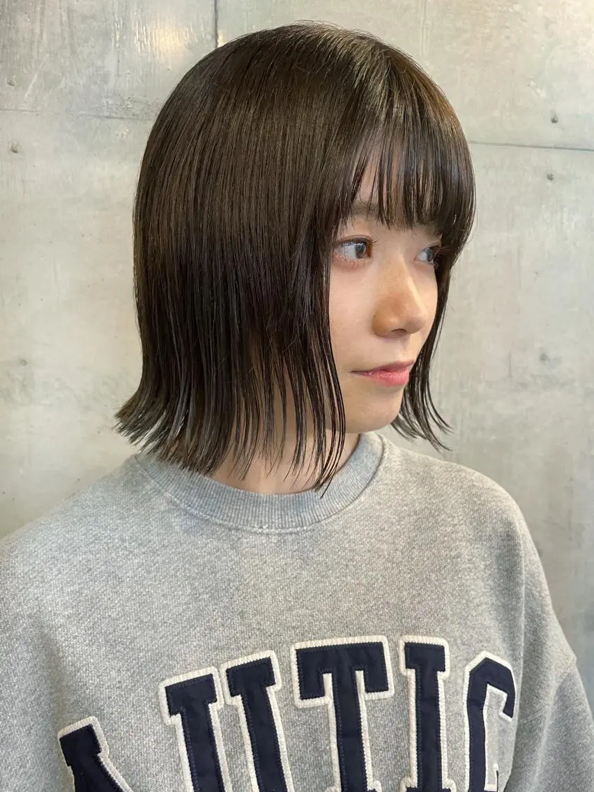 ミディアム カラー 切りっぱなしボブ ボブ カット ヘアカラー トリートメント HIROKI ”博多 /ボブのヘアスタイル