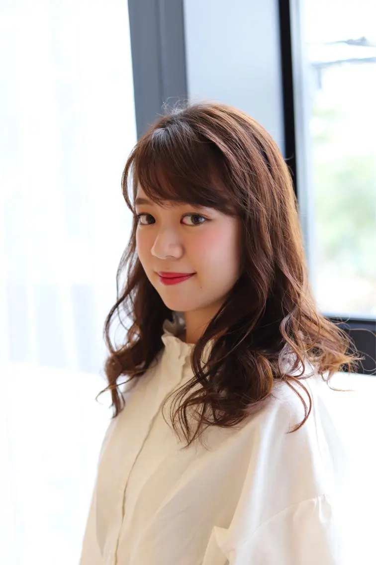 ロング カラー ベージュカラー アドミラルYoshi oのヘアスタイル