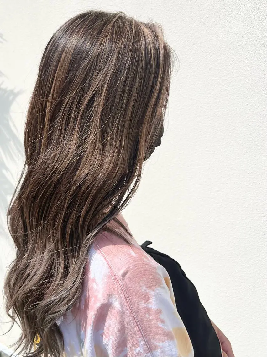 ロング カラー ハイライトカラー ハイライト ヘアカラー トリートメント ヘッドスパ カラースペシャリスト しょう🧑🏼‍🎨のヘアスタイル