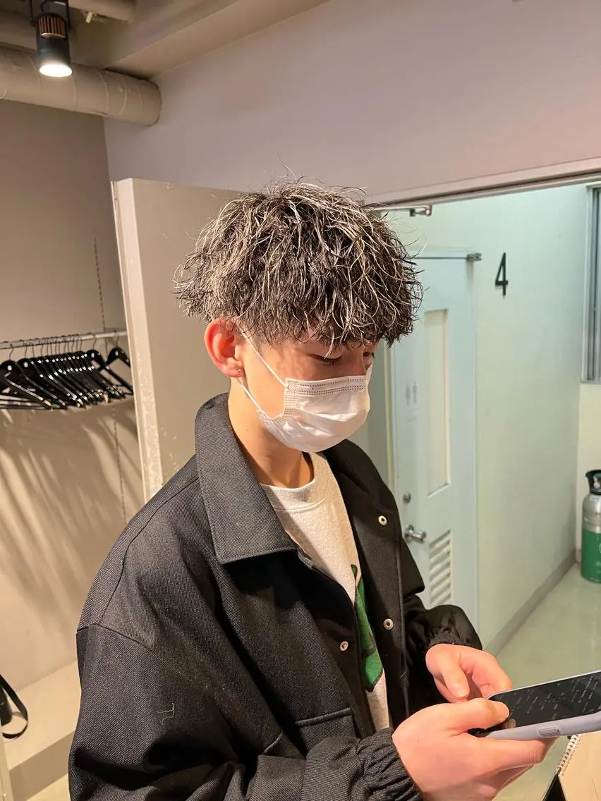 ショート カラー パーマ メンズ メンズパーマ特化 TAIGAのヘアスタイル