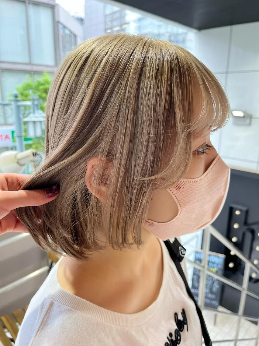 カラー ベージュカラー ブリーチ ブロンド ケアブリーチ ダブルカラー ヘアカラー トリートメント カットパーマ 🌀あさみのヘアスタイル