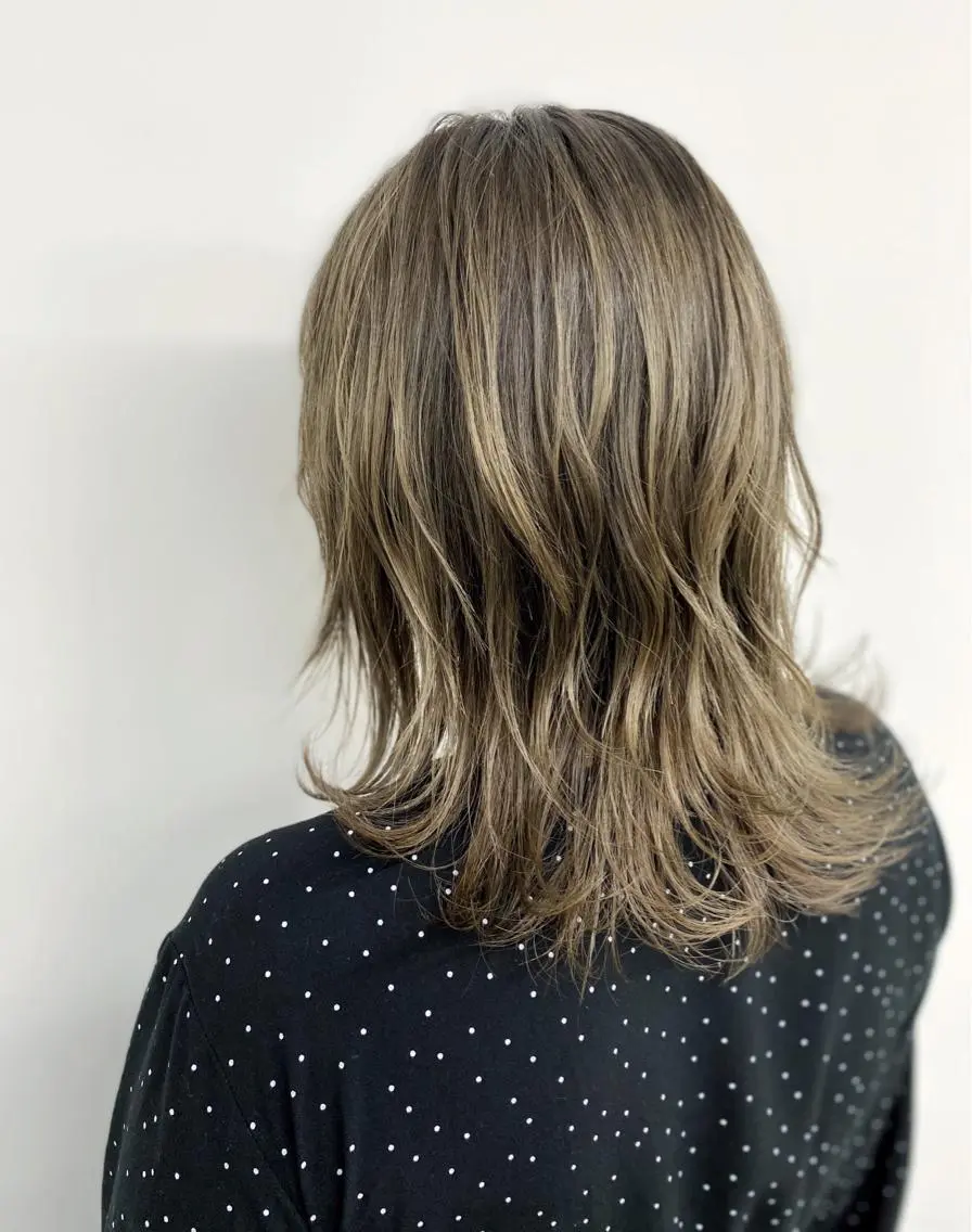 セミロング カラー ⭐️当日OK⭐️ 岩田峻のヘアスタイル
