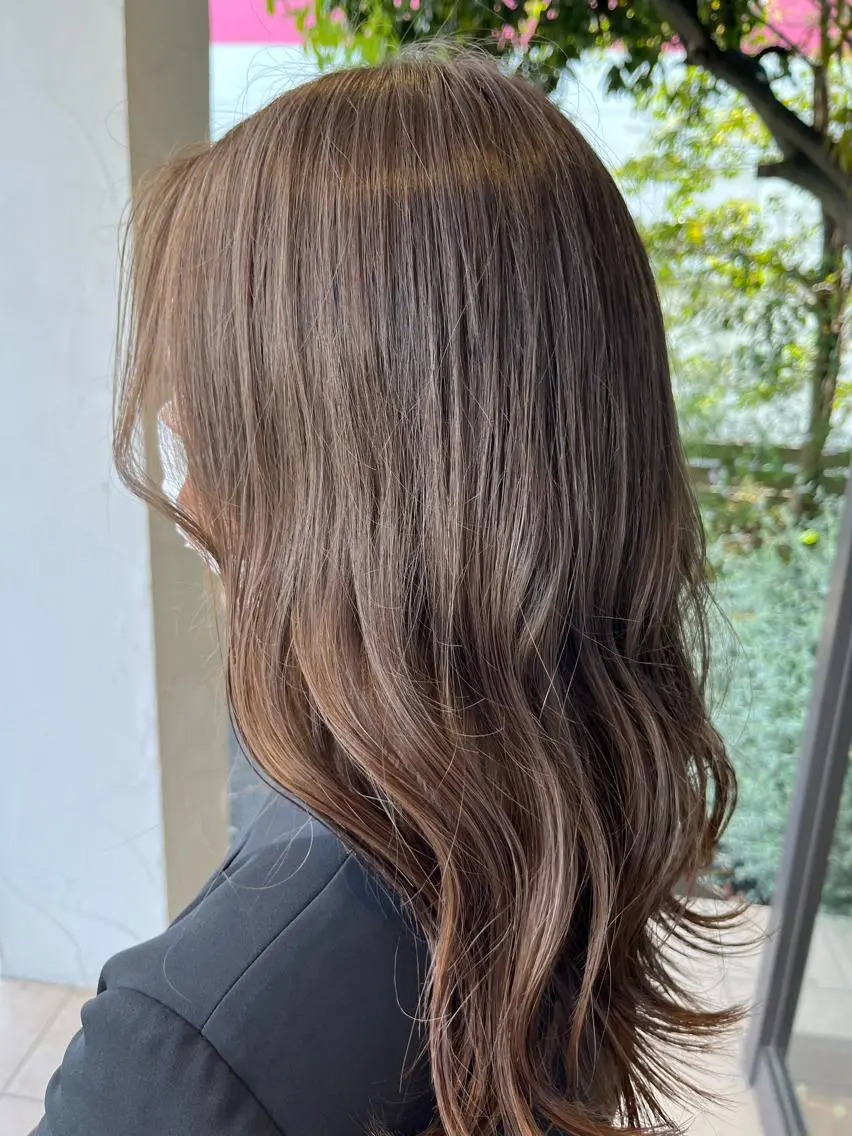 カラー 🩶韓国艶髪🇰🇷 下本夕綺のヘアスタイル