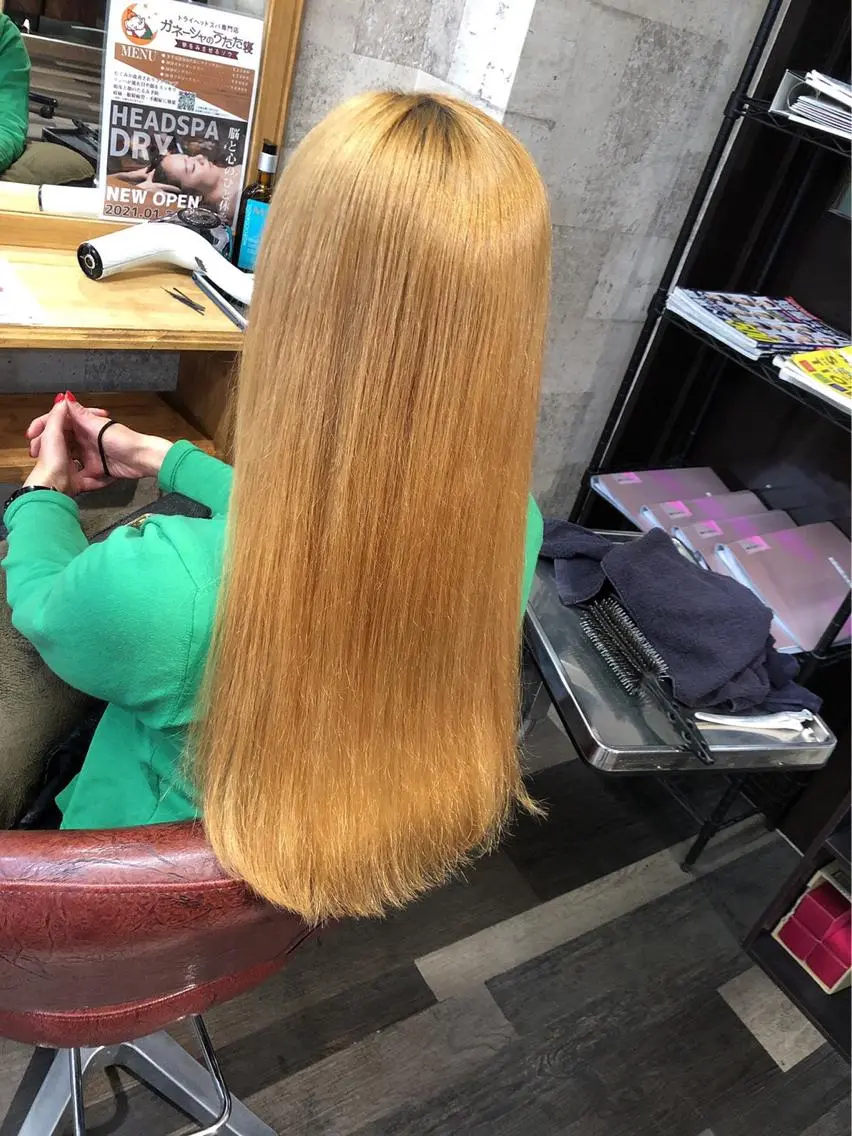 セミロング カラー PANOL 秀島のヘアスタイル