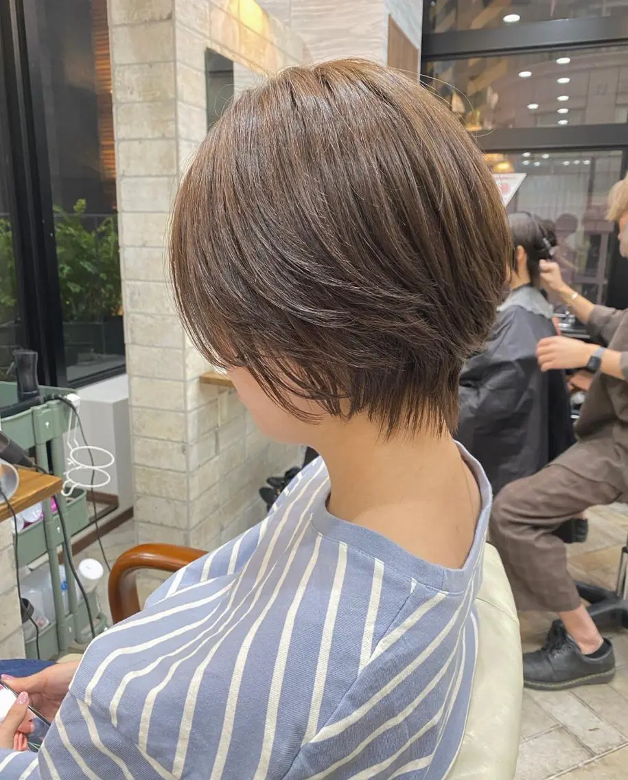 ショート カラー パーマ ヘアアレンジ メンズ キッズ ネイル マツエク・マツパ カット ヘアカラー ハイライト、レイヤー カット/西梅田/中西のヘアスタイル