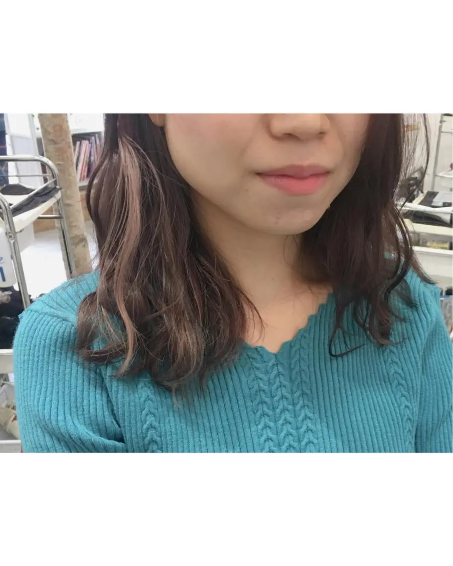 ミディアム カラー インナーカラー fio マナミのヘアスタイル
