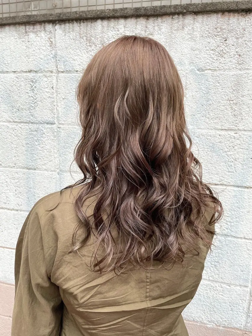 ミディアム カラー ベージュカラー ブリーチ ブリーチなしカラー ヘアカラー トリートメント ヘアアレンジ にいた かづしげのヘアスタイル