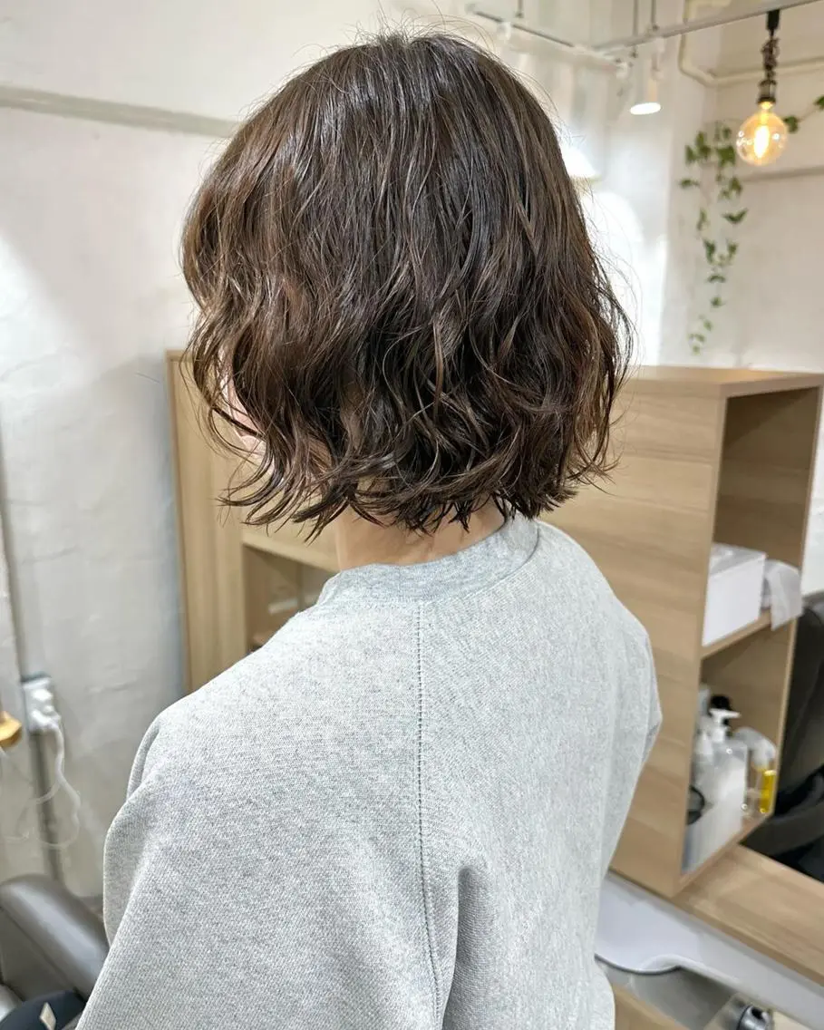 ショート カラー パーマ 切りっぱなしボブ 前下がりボブ ショートボブ 黒髪 ボブ 髪質改善 縮毛矯正/ レイヤー/銀座/本木のヘアスタイル