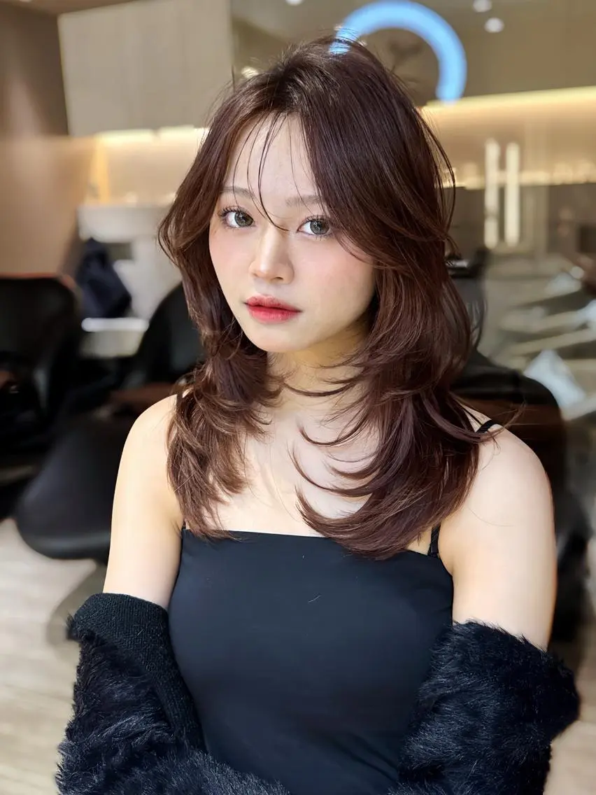 ロング 低ダメージカラー Yoshidaのヘアスタイル