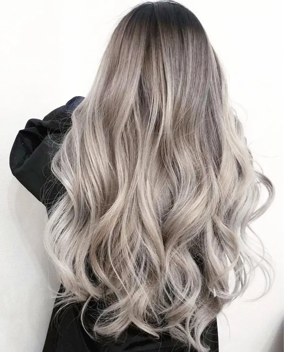 ロング カラー アッシュ アッシュブラウン バレイヤージュ ベージュカラー 黒髪 カット ヘアカラー トリートメント 韓国風×透明感カラー 髪質改善オタベシンヤのヘアスタイル