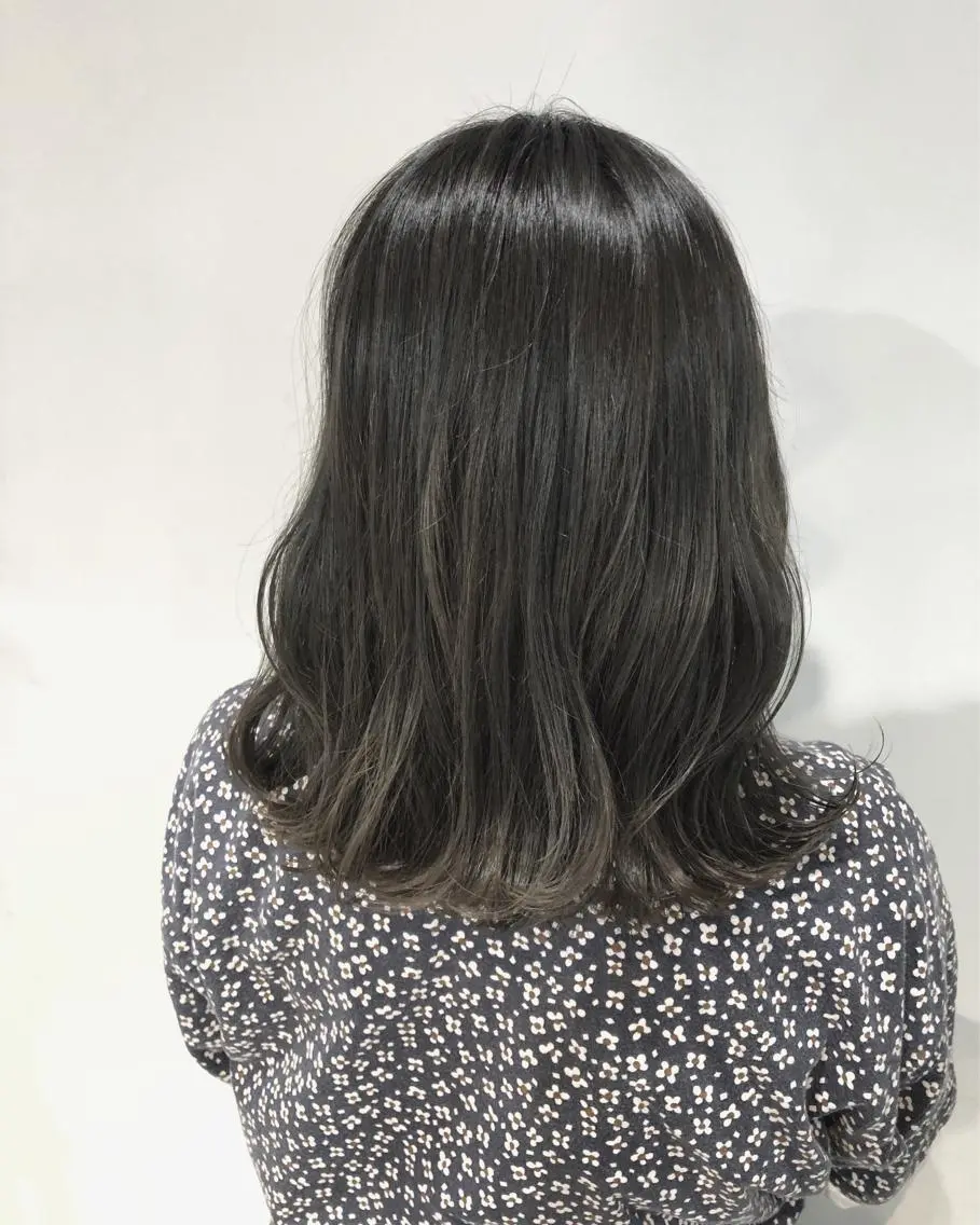 ミディアム カラー アディクシーカラー ハイライトカラー ハイライト ヘアカラー トリートメント 🍊新宿南口🍊 ERINAのヘアスタイル