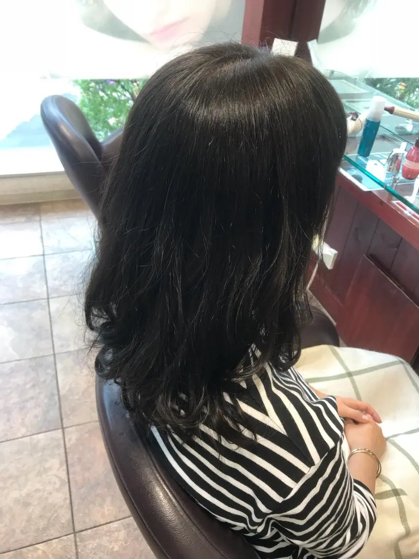 ロング アッシュ 嶋村 望美のヘアスタイル