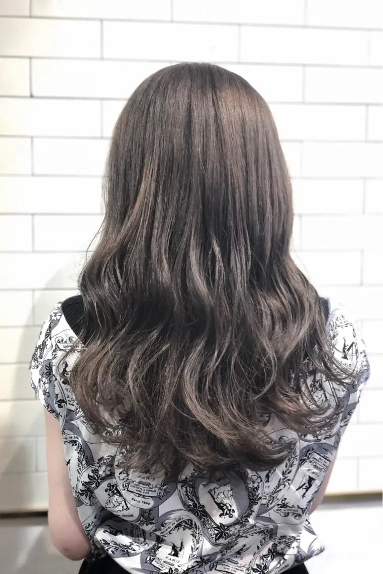 セミロング カラー 髪質改善⌇透明感 カラー⌇川上葵のヘアスタイル