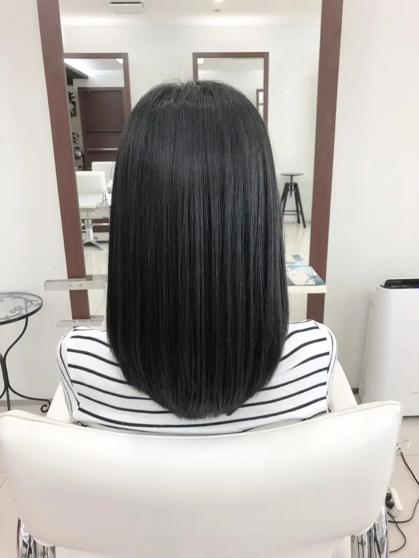 セミロング 小林 伊織のヘアスタイル