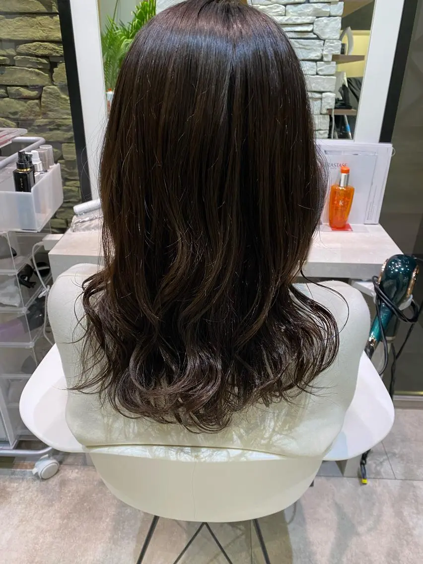 ロング 小倉 沙織のヘアスタイル