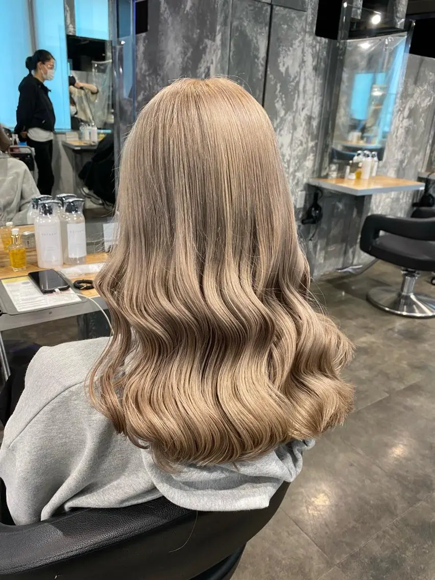 ロング カラー エフェクトブリーチ 🌟前澤啓太朗のヘアスタイル