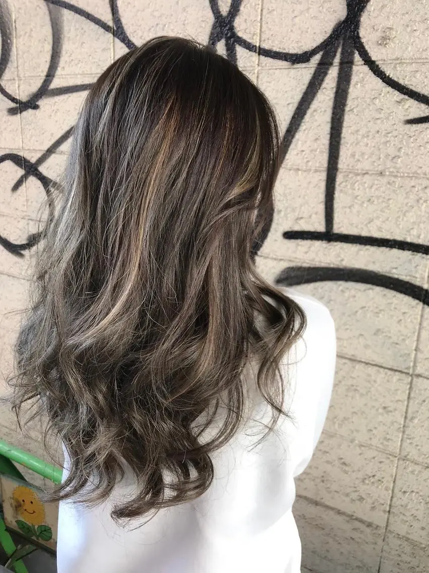 ロング カラー パーマ ヘアアレンジ 大阪レミーエクステ チビ編み込みのヘアスタイル