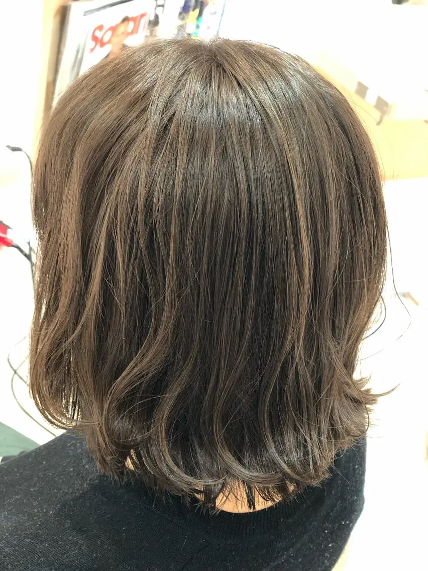 ミディアム 縮毛矯正/髪質改善 継続する美髪のヘアスタイル