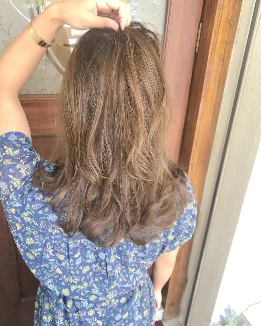 ミディアム カラー レイヤーカット カット ヘアカラー トリートメント grand juteのヘアスタイル