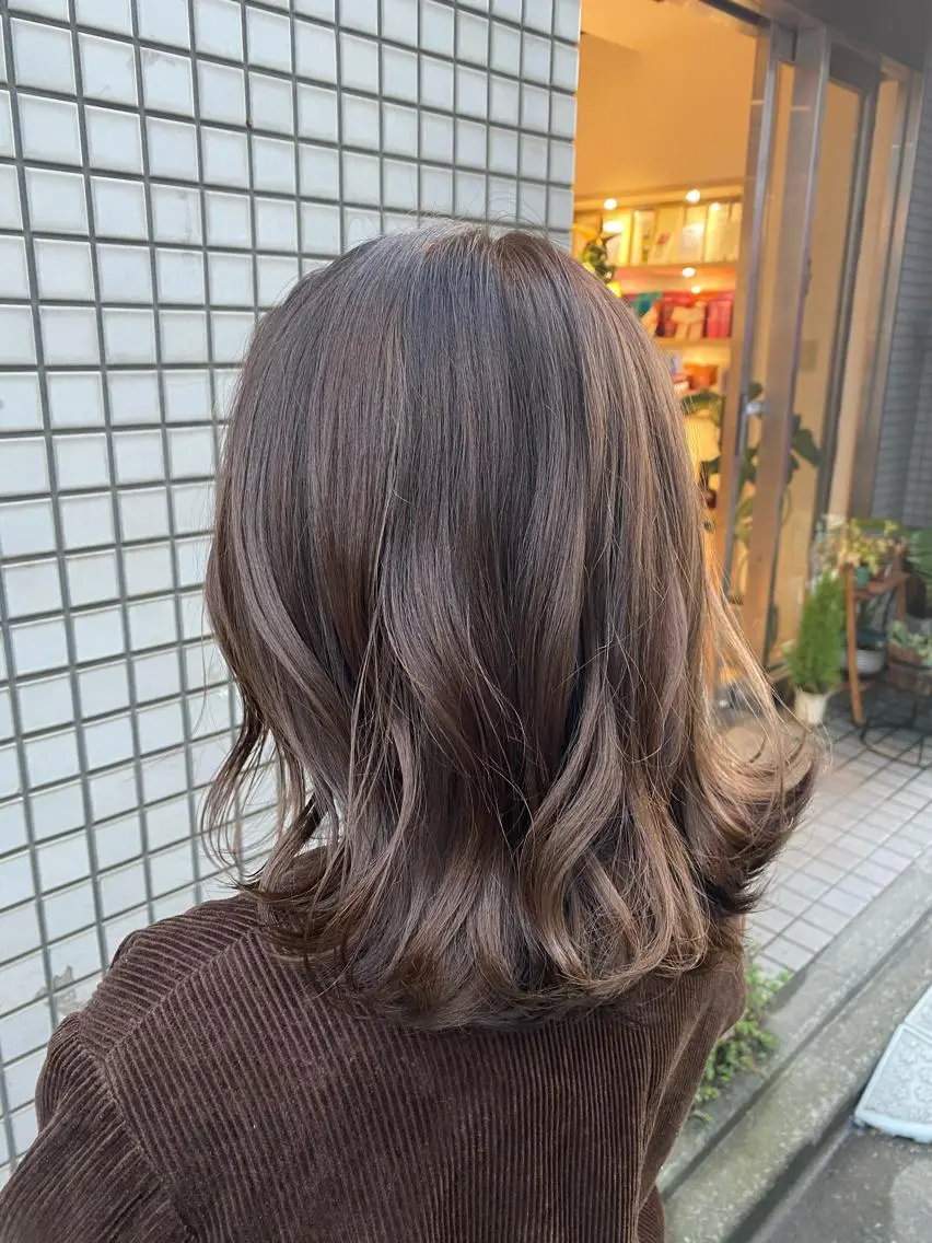 ミディアム カット ヘアカラー トリートメント ヘッドスパ 伊東 彩花のヘアスタイル